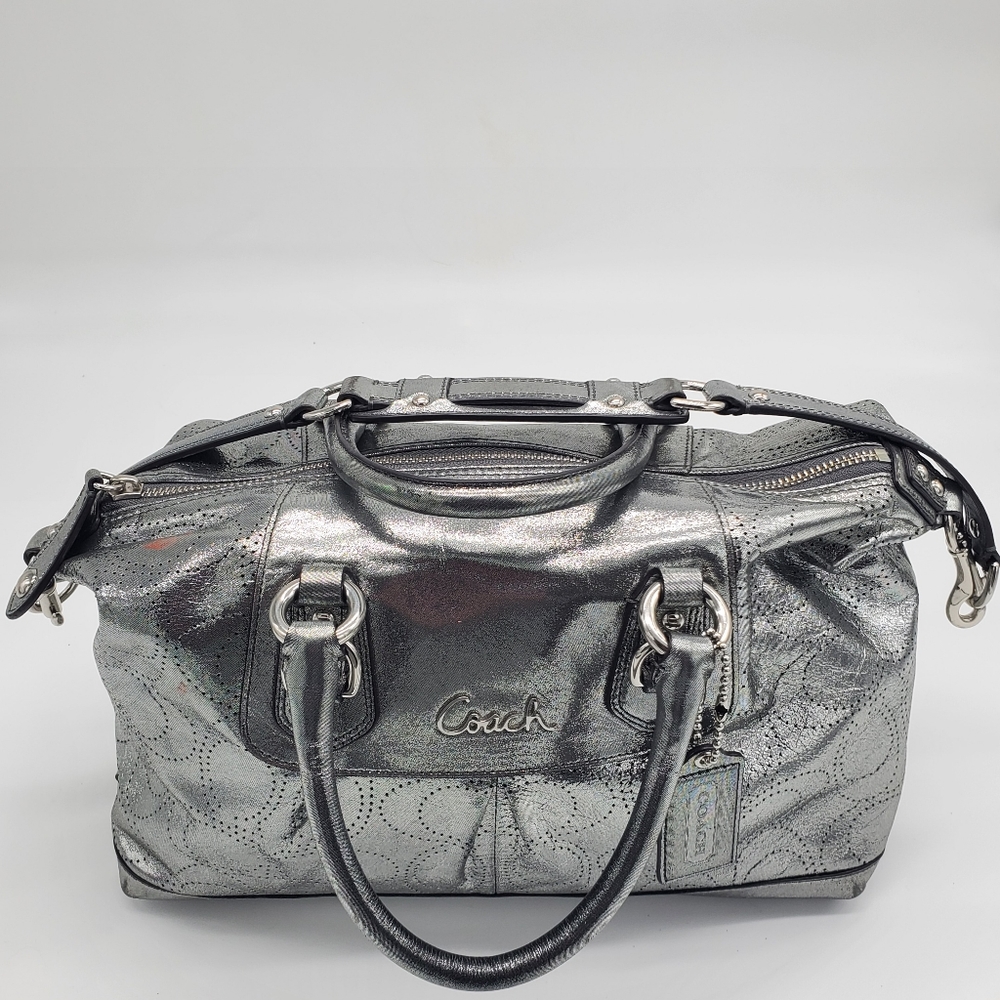 Great Coach handbag - metallic silver